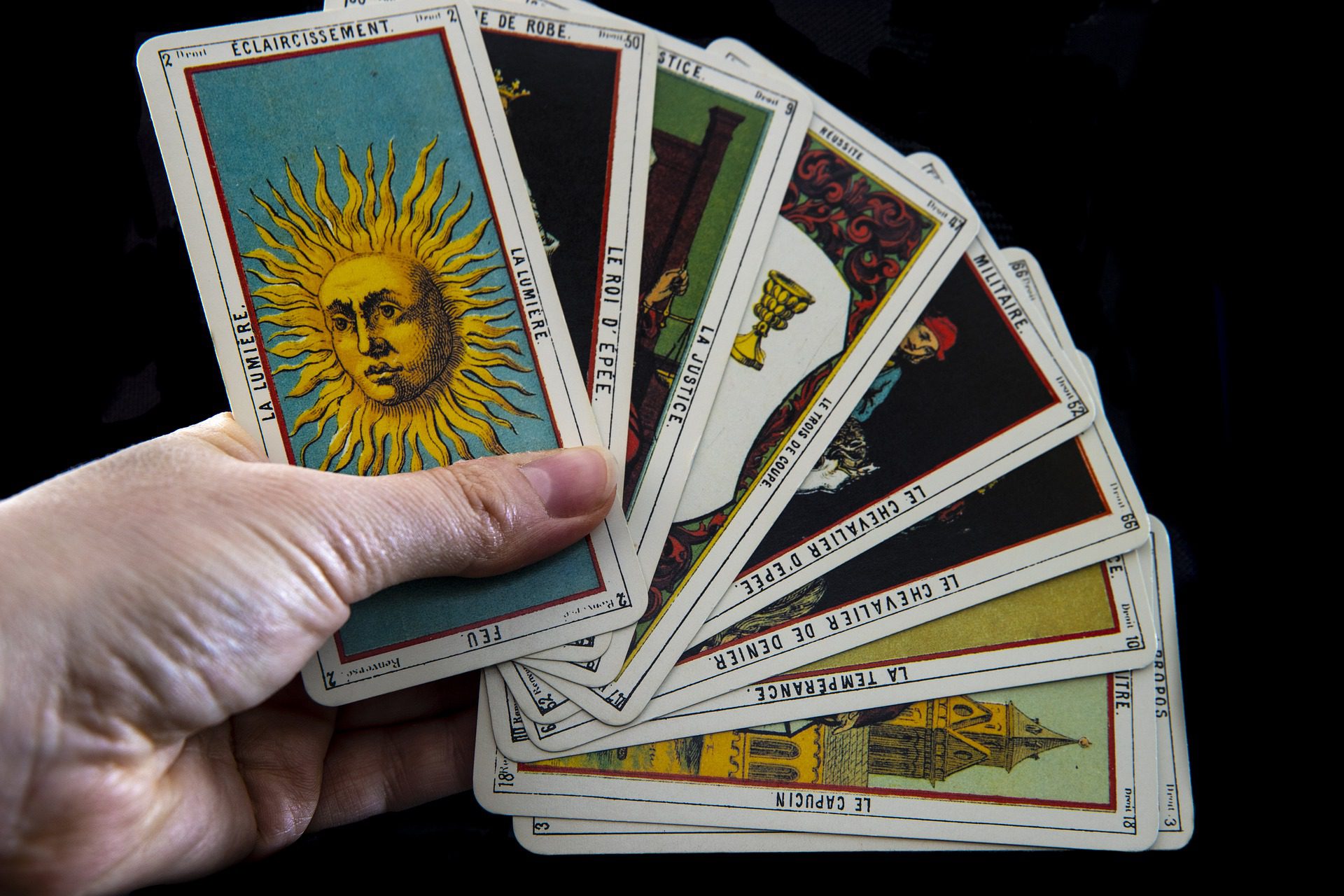 How To Find The Right Tarot Deck For You Miriam Reads Tarot
