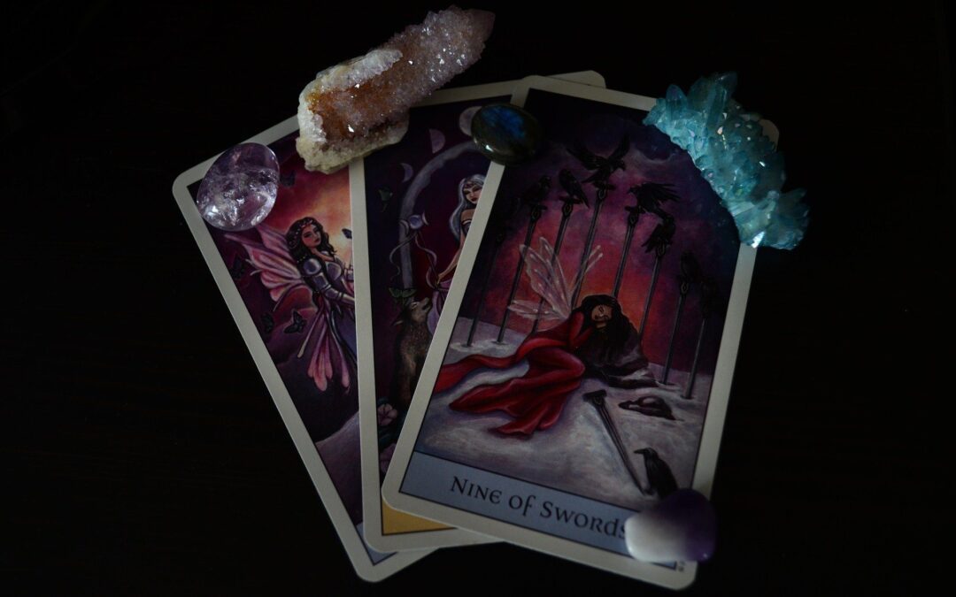 If A Tarot Reader Has Any Of These 5 Qualities, Run Away As Fast As You Can